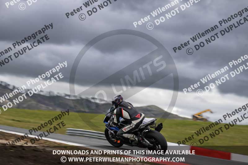 cadwell no limits trackday;cadwell park;cadwell park photographs;cadwell trackday photographs;enduro digital images;event digital images;eventdigitalimages;navarra;no limits trackdays;peter wileman photography;racing digital images;trackday digital images;trackday photos